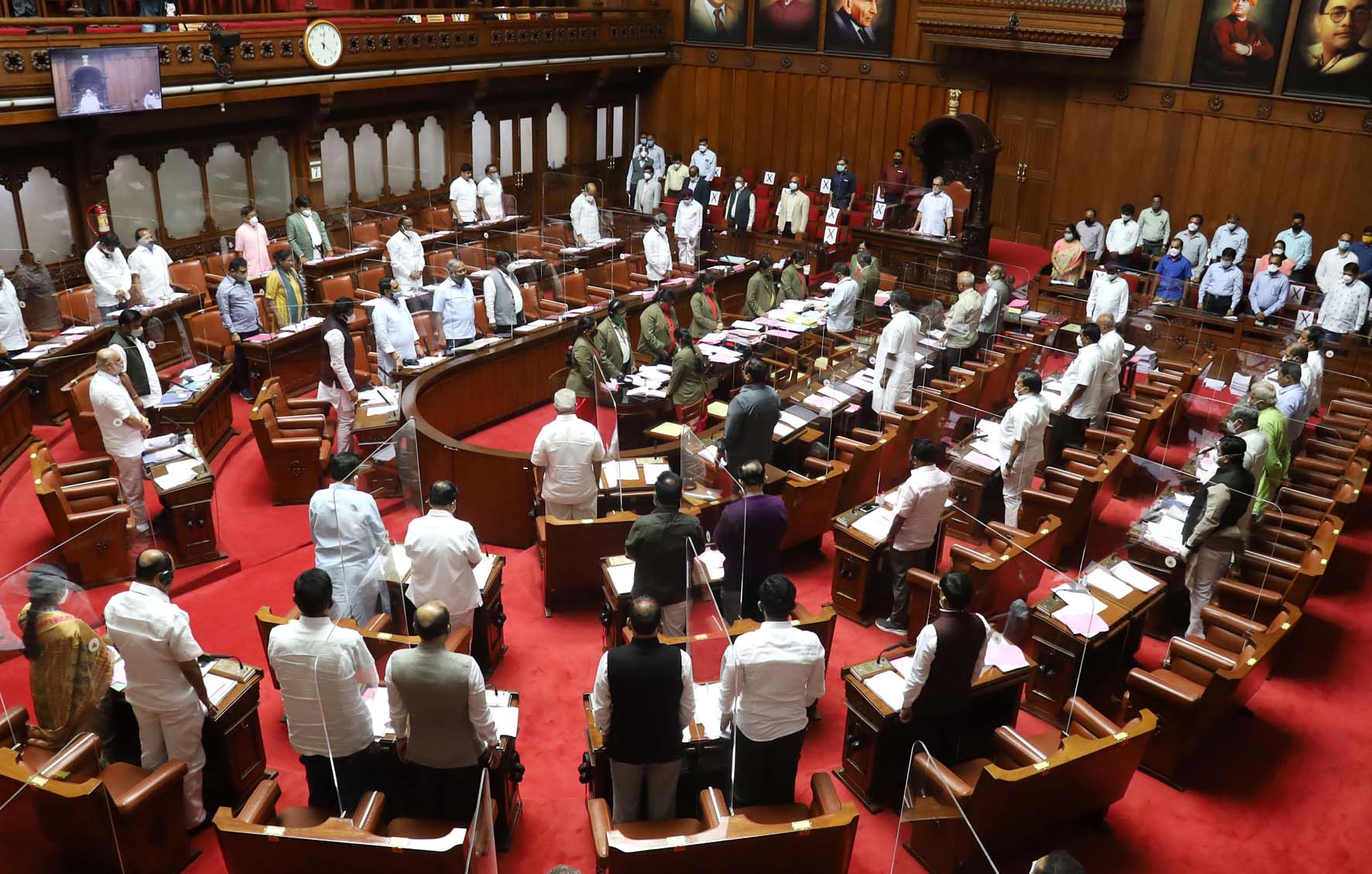 ಭೂ ಸುಧಾರಣಾ ತಿದ್ದುಪಡಿ ವಿಧೇಯಕ ಚರ್ಚೆ: ಪರಿಷತ್ ನಲ್ಲಿ ಕೋಲಾಹಲ, ಸದನ ಮುಂದೂಡಿಕೆ