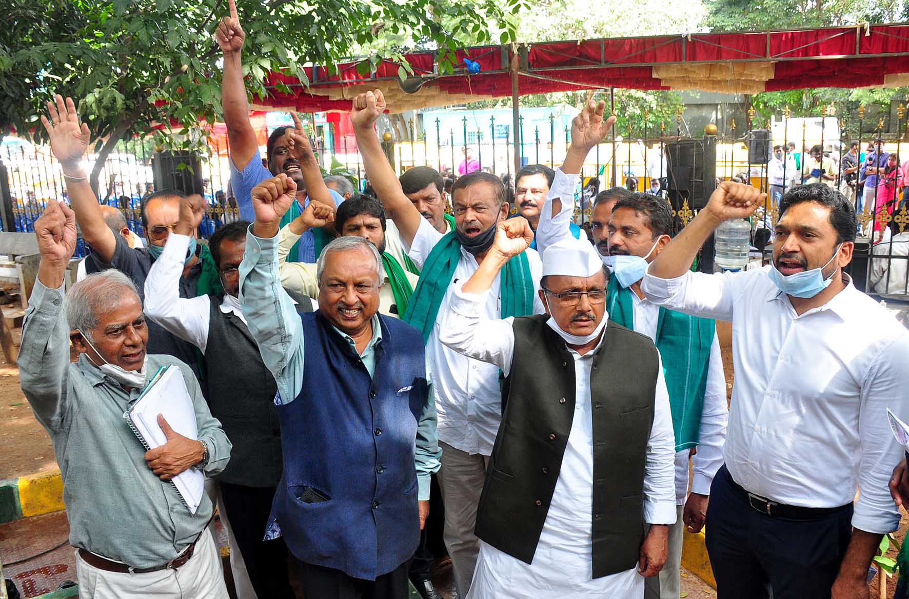 ಬದುಕಿನ ವಿಷಯ ಬಿಟ್ಟು, ಲವ್ ಜಿಹಾದ್, ಗೋಹತ್ಯೆ ವಿಷಯ ಏಕೆ: ನ್ಯಾ.ನಾಗಮೋಹನ್‍ದಾಸ್