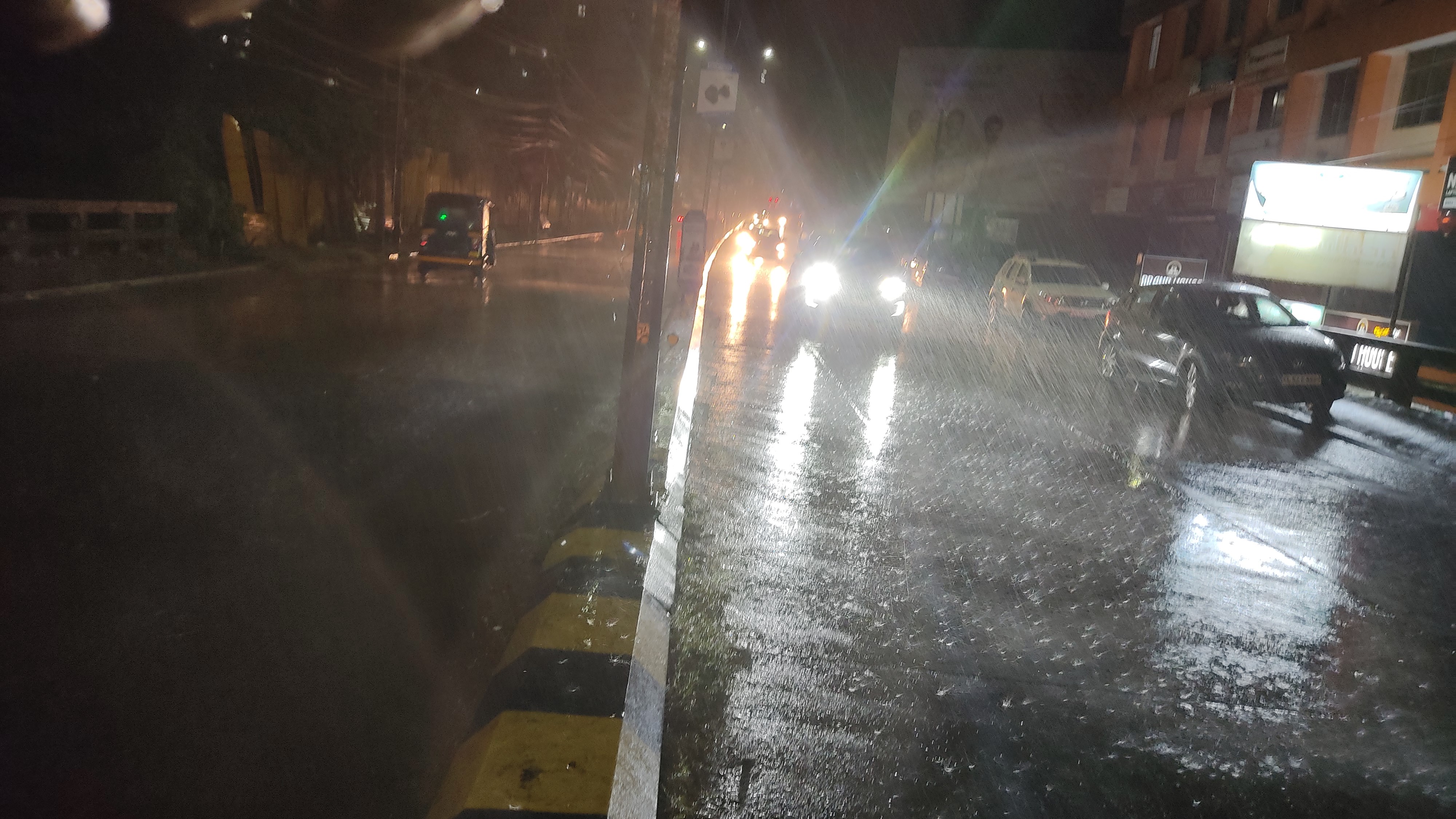 ಅರಬ್ಬಿ ಸಮುದ್ರದಲ್ಲಿ ಚಂಡಮಾರುತ ಪ್ರಭಾವ: ಕರಾವಳಿಯಲ್ಲಿ ಗುಡುಗು ಸಹಿತ ಭಾರೀ ಗಾಳಿ, ಮಳೆ