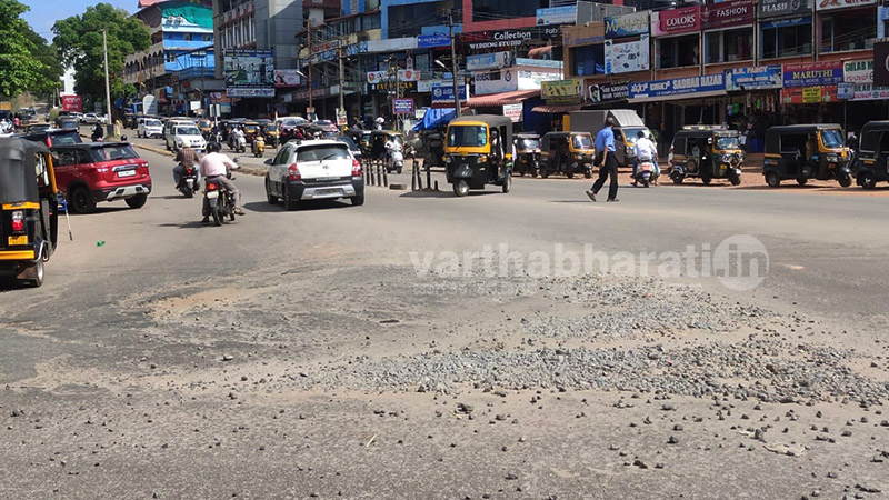 ಹದಗೆಟ್ಟ ತೊಕ್ಕೊಟ್ಟು- ಕುತ್ತಾರು ರಸ್ತೆಯಲ್ಲಿ ವಾಹನ ಸವಾರರ ಪರದಾಟ