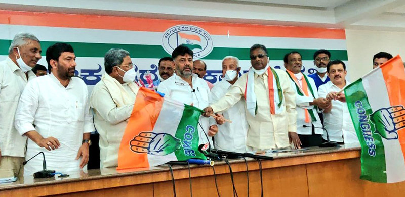 ಜೆಡಿಎಸ್ ತೊರೆದು ಕಾಂಗ್ರೆಸ್ ಸೇರ್ಪಡೆಯಾದ ಮಾಜಿ ಸಚಿವ ಜೀವಿಜಯ