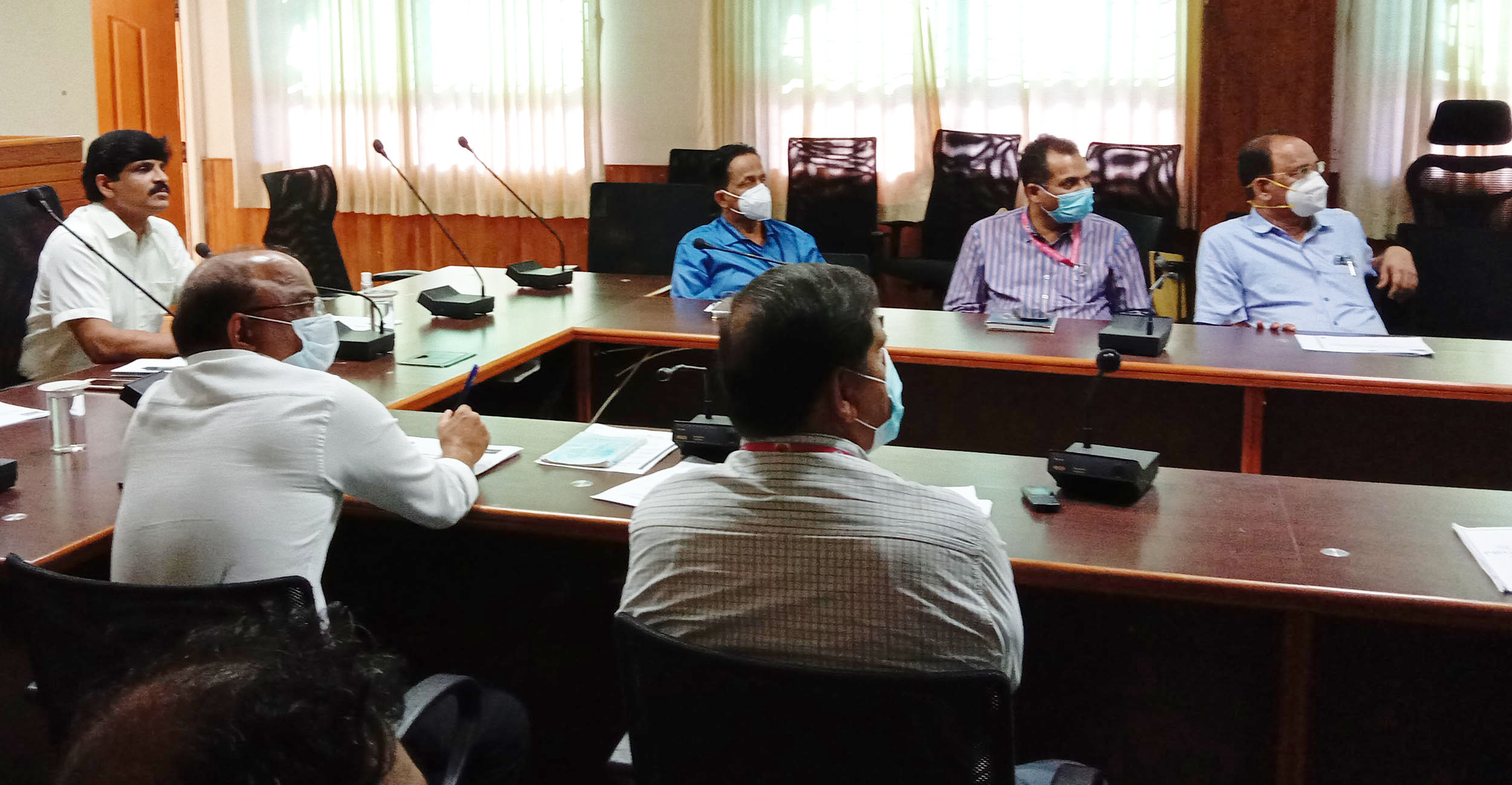 ಕೆಮ್ಮು, ಶೀತ, ಜ್ವರ ಲಕ್ಷಣವಿರುವ ರೋಗಿಗಳಿಗೆ ಕೋವಿಡ್ ಪರೀಕ್ಷೆ ಕಡ್ಡಾಯ : ಉಡುಪಿ ಜಿಲ್ಲಾಧಿಕಾರಿ ಜಗದೀಶ್