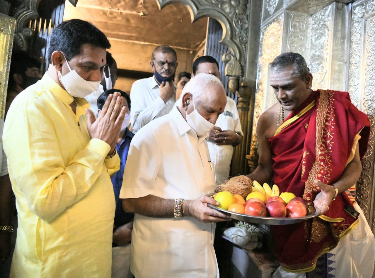 ನಾನು ಮುಖ್ಯಮಂತ್ರಿ ಸ್ಥಾನದಿಂದ ಯಾವಾಗ ಇಳಿಯುತ್ತೇನೆ ಎಂದು ಸಿದ್ದರಾಮಯ್ಯ ಹೇಳಲಿ : ಯಡಿಯೂರಪ್ಪ