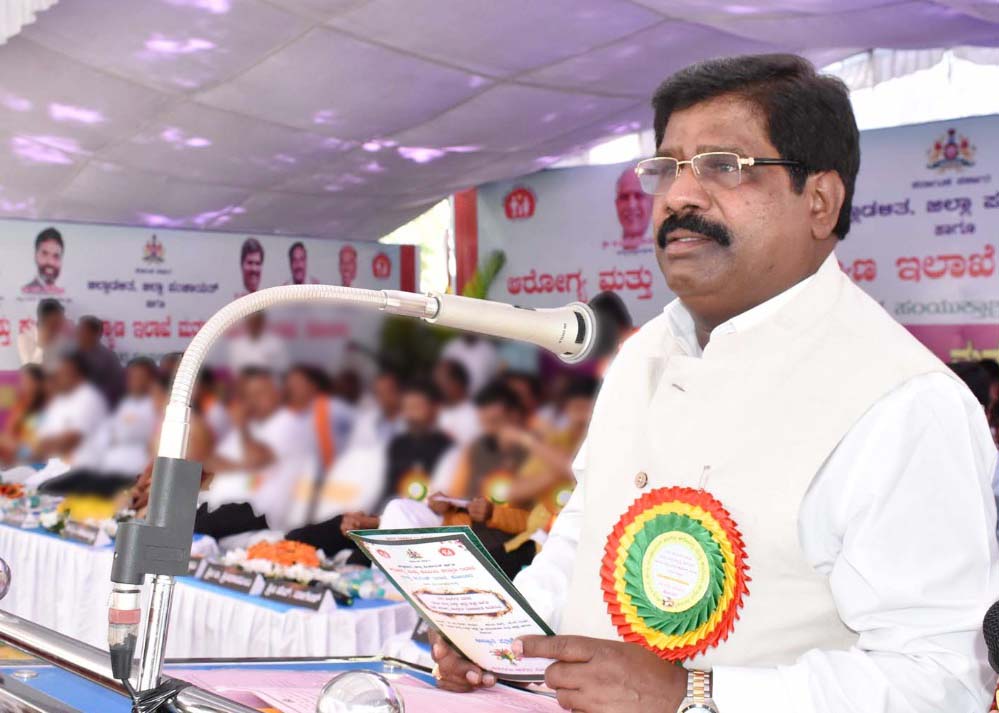 ಸಂಪುಟದಿಂದ ನನ್ನನ್ನು ಕೈಬಿಡಲು ಸಾಧ್ಯವಿಲ್ಲ: ಅಬಕಾರಿ ಸಚಿವ ಎಚ್.ನಾಗೇಶ್