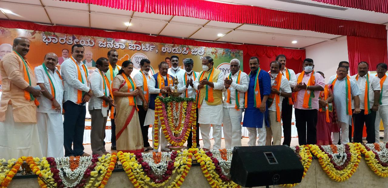 ಅಯೋಧ್ಯೆಯಂತೆ ಕಾಶಿ, ಮಥುರಾದಲ್ಲೂ ದೇವಸ್ಥಾನ ನಿರ್ಮಾಣ: ಈಶ್ವರಪ್ಪ