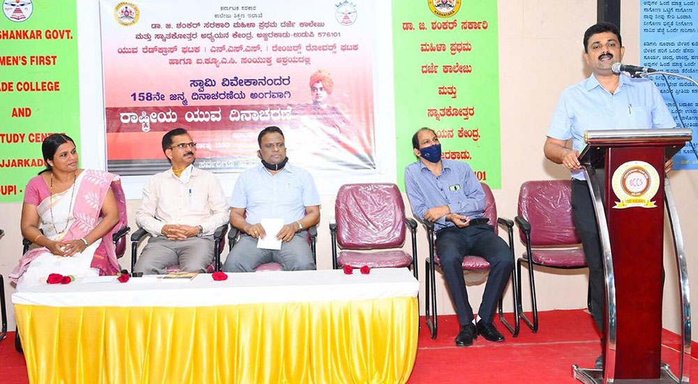 ವಿವೇಕಾನಂದರನ್ನು ಪೂಜಿಸದೆ ಅವರ ಆದರ್ಶಗಳನ್ನು ಪಾಲಿಸಿ: ಡಾ.ರಾಮದಾಸ ಪ್ರಭು