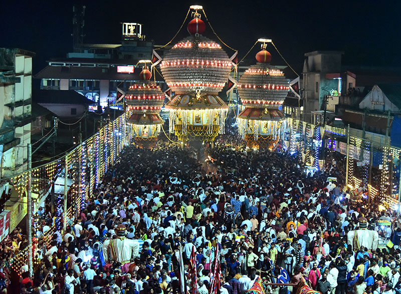 ಉಡುಪಿಯಲ್ಲಿ ಅತ್ಯಾಕರ್ಷಕ ಮೂರು ತೇರು ಉತ್ಸವ