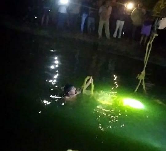 ನಿಯಂತ್ರಣ ತಪ್ಪಿ ಕೆರೆಗೆ ಬಿದ್ದ ಕಾರು: ತಾಯಿ, ಮಗಳು ಮೃತ್ಯು