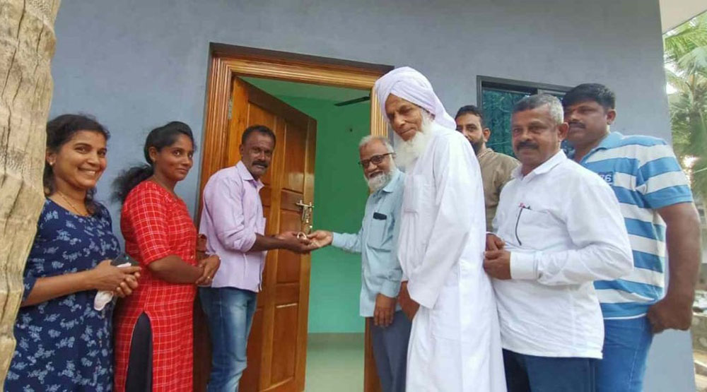 ಜಮಾಅತೆ ಇಸ್ಲಾಮಿ ಹಿಂದ್‌ನಿಂದ 2 ಬಡ ಕುಟುಂಬಗಳಿಗೆ ಮನೆ ಹಸ್ತಾಂತರ