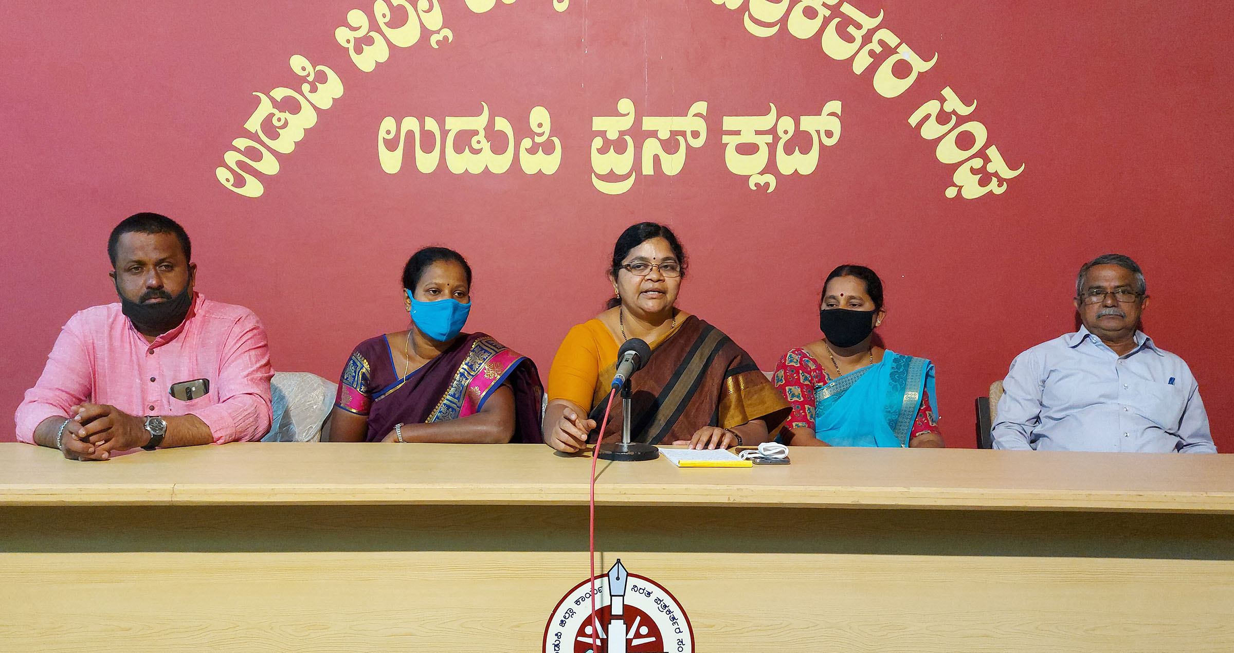 ಕೊರೋನಗೆ ಬಲಿಯಾದ 26 ಅಂಗನವಾಡಿ ನೌಕರರಿಗೆ ಸರಕಾರ ಪರಿಹಾರ ಕೊಟ್ಟಿಲ್ಲ: ವರಲಕ್ಷ್ಮೀ