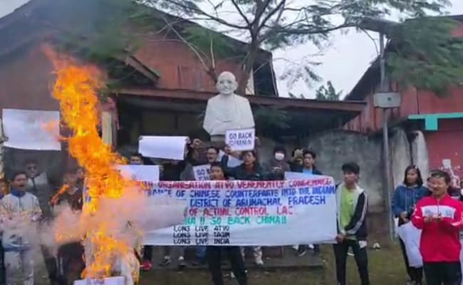 ಚೀನಾ ನಿರ್ಮಿತ ಗ್ರಾಮದ ವಿರುದ್ಧ ಅರುಣಾಚಲ ಪ್ರದೇಶದಲ್ಲಿ ಭುಗಿಲೆದ್ದಿರುವ ಪ್ರತಿಭಟನೆ