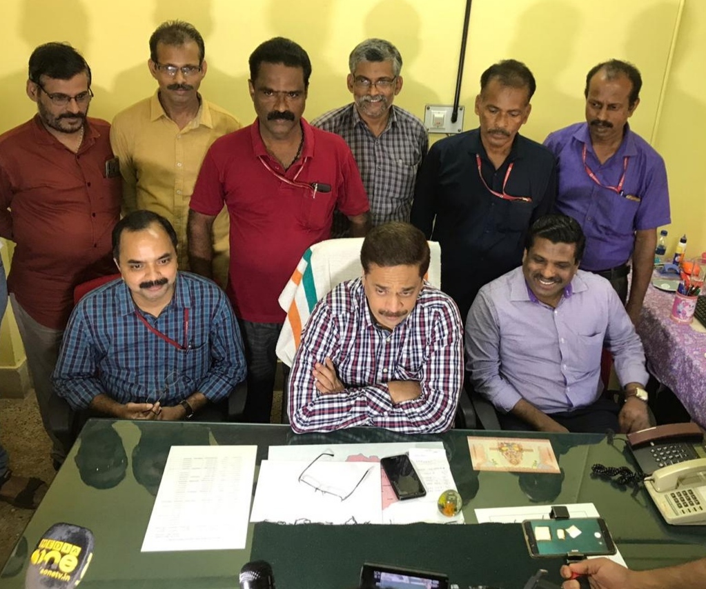 ಕಾಸರಗೋಡು :  ಎರಡು ಕೆಜಿ ಅಕ್ರಮ ಚಿನ್ನಾಭರಣ ಸಹಿತ ಆರೋಪಿಗಳು ಸೆರೆ