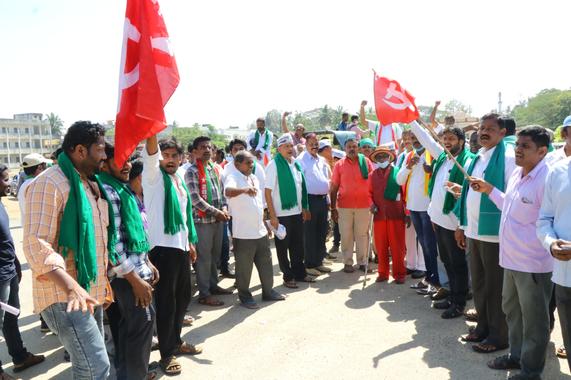 ರೈತರ ಪರೇಡ್ ಗೆ ಶಿವಮೊಗ್ಗದಲ್ಲಿ ವ್ಯಾಪಕ ಬೆಂಬಲ: ಕೇಂದ್ರದ ವಿರುದ್ಧ ಹರಿಹಾಯ್ದ ಮುಖಂಡರು