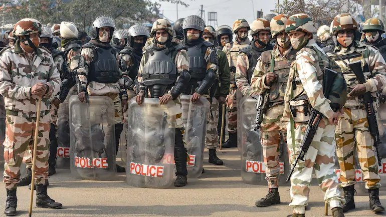 ಸೈನಿಕರ ಕೋಟೆಯಾಗಿ ಮಾರ್ಪಟ್ಟ ಸಿಂಘು ಬಾರ್ಡರ್:‌ ಮಾಧ್ಯಮಗಳಿಗೂ ಪ್ರವೇಶವಿಲ್ಲ!