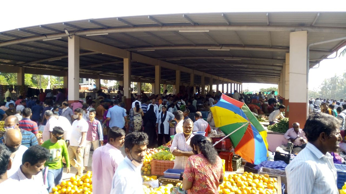 ಐತಿಹಾಸಿಕ ಸಂತೆಕಟ್ಟೆ ಹೊಸ ಮಾರುಕಟ್ಟೆಗೆ ಸ್ಥಳಾಂತರ: 150ಕ್ಕೂ ಅಧಿಕ ವ್ಯಾಪಾರಸ್ಥರು ಭಾಗಿ