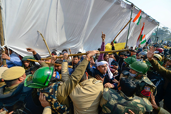 ಸಿಂಘು ಗಡಿ: ರೈತರ ಮೇಲಿನ ಗುಂಪು ದಾಳಿ ಬಳಿಕ 44 ಮಂದಿಯ ಬಂಧನ