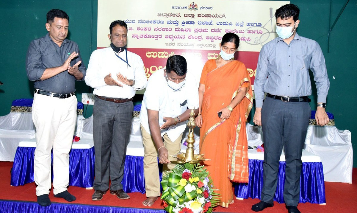 ಉಡುಪಿ ಜಿಲ್ಲಾ ಮಟ್ಟದ ಬ್ಯಾಡ್ಮಿಂಟನ್ ಪಂದ್ಯಾಟಕ್ಕೆ ಚಾಲನೆ