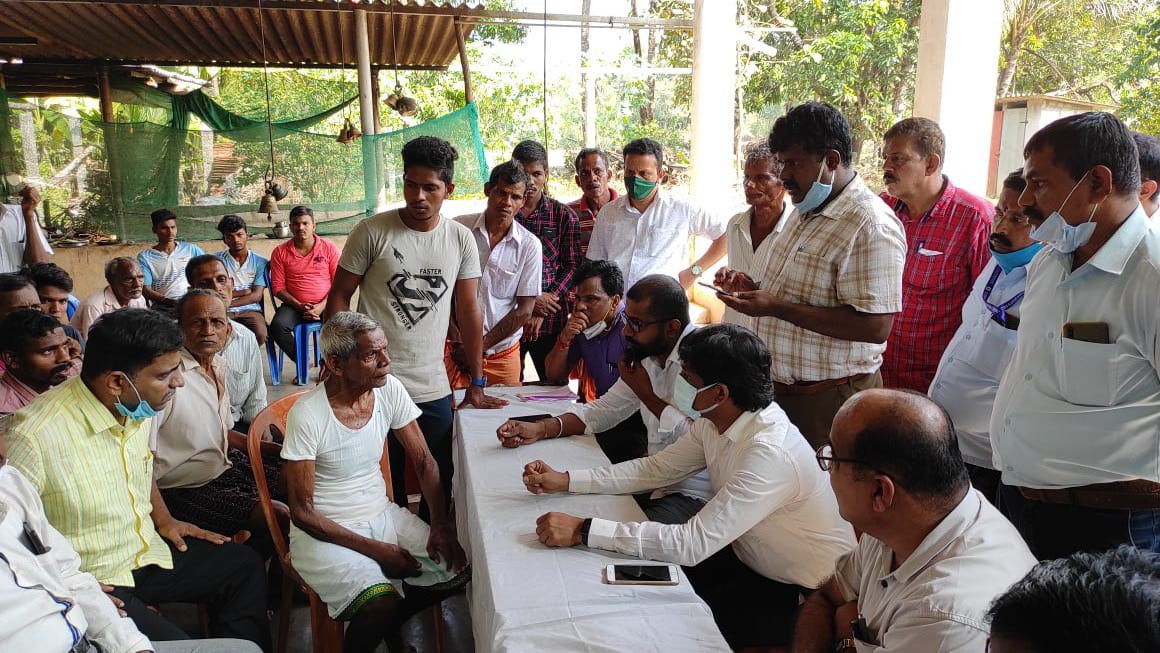 ಕುಡುಬಿಯರ ಕಾಲನಿಗೆ ಭೇಟಿ ನೀಡಿದ ಉಡುಪಿ ಜಿಲ್ಲಾಧಿಕಾರಿ