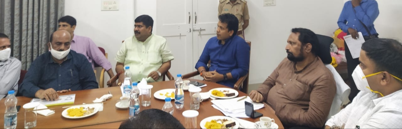 ಸಂಚಾರದ ಅಗತ್ಯಕ್ಕೆ ತಕ್ಕಂತೆ ಬಸ್ ವ್ಯವಸ್ಥೆ ಕಲ್ಪಿಸಿ: ಡಿಸಿಎಂ ಲಕ್ಷ್ಮಣ  ಸವದಿ