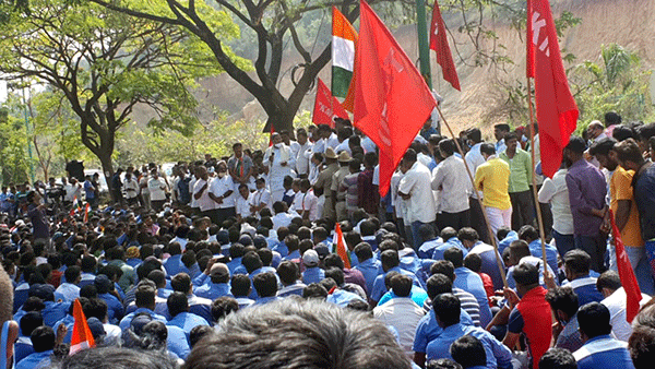 ಟೊಯೋಟಾ ಕಾರ್ಖಾನೆ ಕಾರ್ಮಿಕರ ಸಮಸ್ಯೆ ಪರಿಹರಿಸಲು ಸಿಎಂ ತಕ್ಷಣ ಮಧ್ಯಪ್ರವೇಶಿಸಲಿ: ಸಿದ್ದರಾಮಯ್ಯ ಒತ್ತಾಯ
