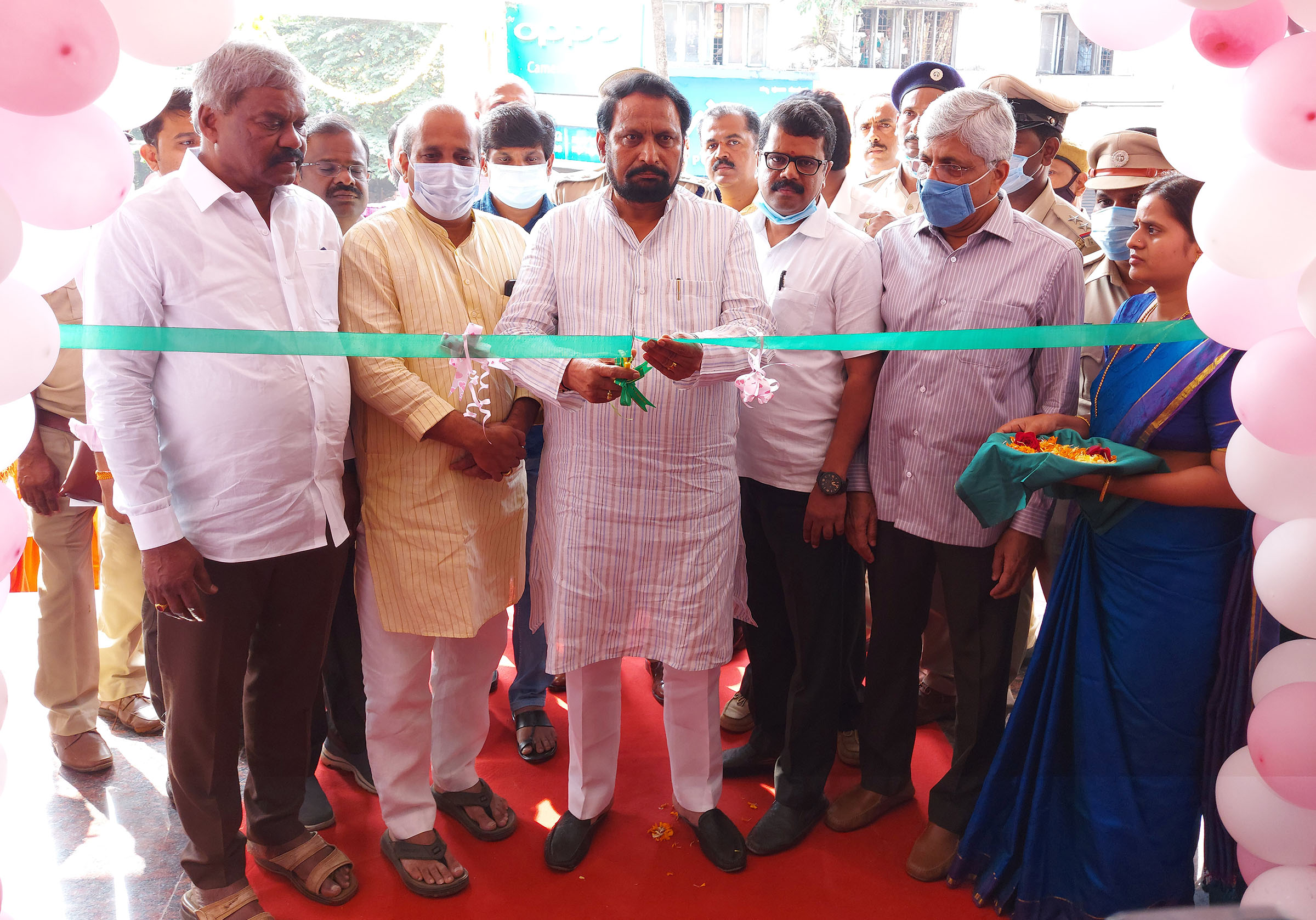 ಬೆಂಗಳೂರಿನಲ್ಲಿ 350 ಎಲೆಕ್ಟ್ರಿಕ್ ಬಸ್‌ಗಳು ಶೀಘ್ರವೇ ಓಡಾಟ: ಲಕ್ಷ್ಮಣ ಸವದಿ