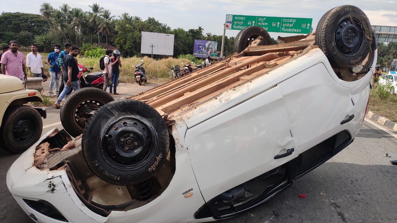 ಕಟಪಾಡಿ: ಕಾರುಗಳ ನಡುವೆ ಅಪಘಾತ; ಇಬ್ಬರಿಗೆ ಗಾಯ