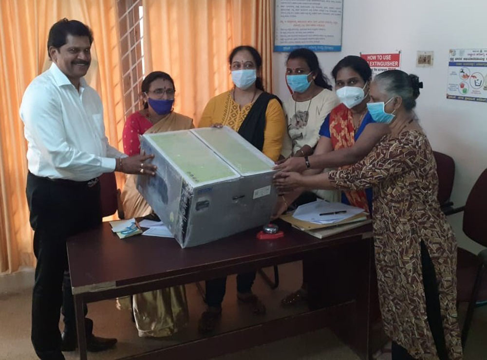 ಮಣಿಪಾಲ ನಗರ ಪ್ರಾಥಮಿಕ ಆರೋಗ್ಯ ಕೇಂದ್ರಕ್ಕೆ ಕೊಡುಗೆ