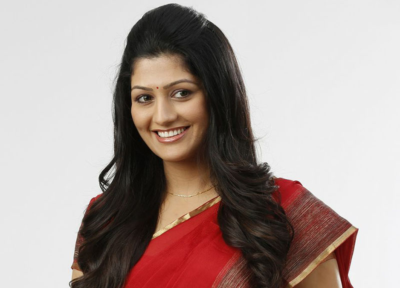 ವಿಚಾರಣೆಗೆ ಹಾಜರಾಗುವಂತೆ ನಟಿ ರಾಧಿಕಾಗೆ ಸಿಸಿಬಿ ನೋಟಿಸ್