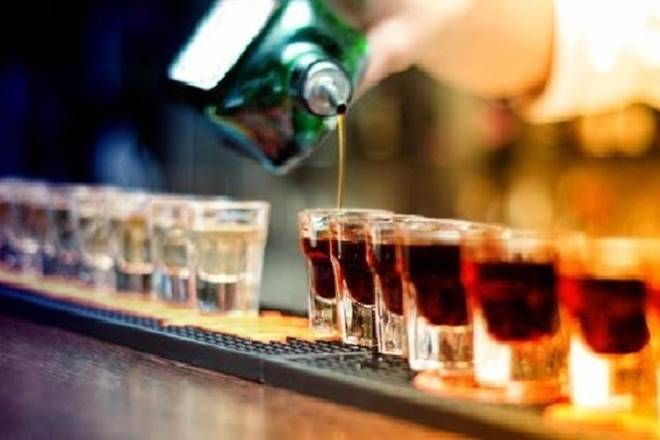 ಉತ್ತರ ಪ್ರದೇಶ: ವಿಷಪೂರಿತ ಮದ್ಯ ಸೇವಿಸಿ ಐವರ ಸಾವು,16 ಜನರು ಆಸ್ಪತ್ರೆಗೆ ದಾಖಲು