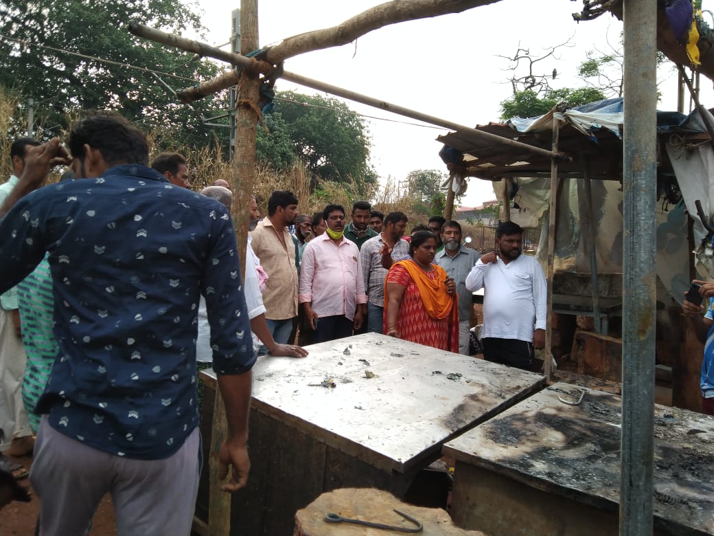 ತೊಕ್ಕೊಟ್ಟು : ತಾತ್ಕಾಲಿಕ ಬೀಫ್ ಸ್ಟಾಲ್ ಗೆ ಬೆಂಕಿ ಹಚ್ಚಿದ ಕಿಡಿಗೇಡಿಗಳು