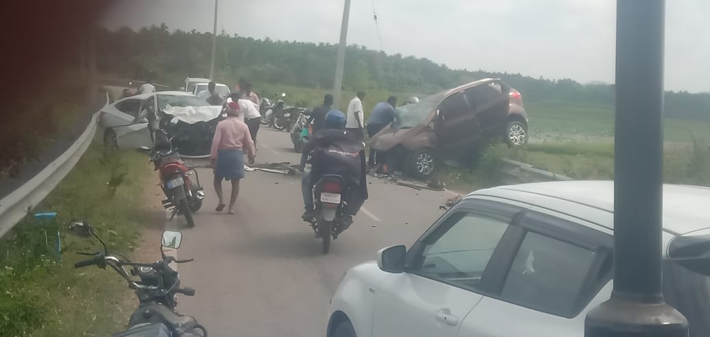 ಕಾರುಗಳ ನಡುವೆ ಮುಖಾಮುಖಿ ಢಿಕ್ಕಿ: ಕುಂದಾಪುರ ಮೂಲದ ದಂಪತಿ ಸೇರಿ ಮೂವರು ಮೃತ್ಯು