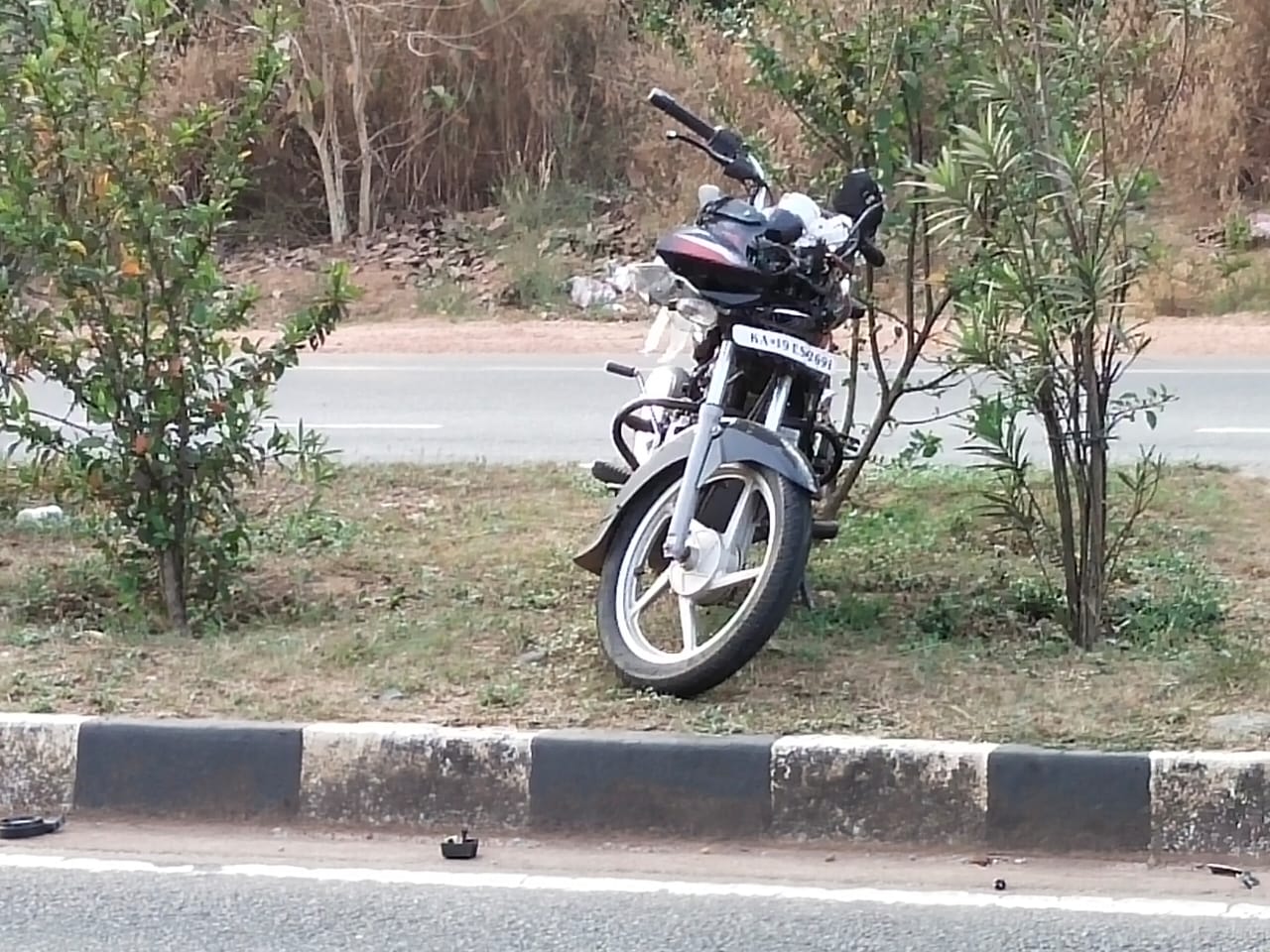 ಸಾಸ್ತನ: ಬೈಕ್ - ಟೆಂಪೋ ಢಿಕ್ಕಿ; ಬೈಕ್ ಸವಾರನಿಗೆ ಗಂಭೀರ ಗಾಯ