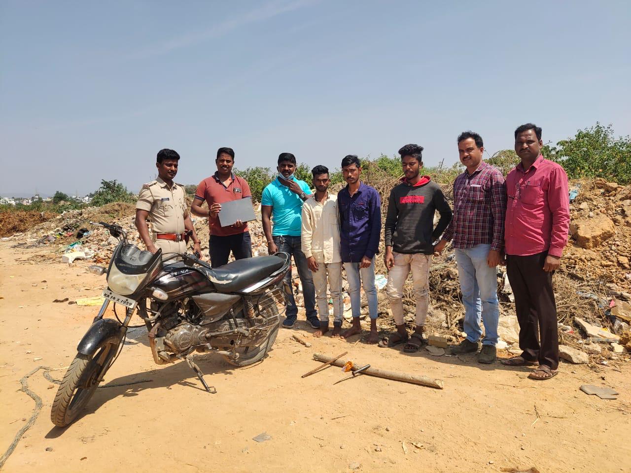 ದರೋಡೆಗೆ ಹೊಂಚುಹಾಕುತ್ತಿದ್ದ ಆರೋಪ: ಮೂವರನ್ನು ಬಂಧಿಸಿದ ತುಂಗಾನಗರ ಪೊಲೀಸರು