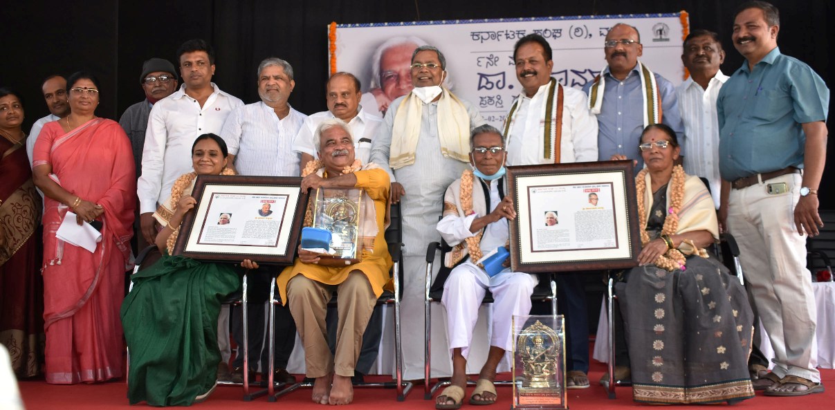 ಕರ್ನಾಟಕದಲ್ಲಿ ಕನ್ನಡವೇ ಸಾರ್ವಭೌಮ ಆಗಬೇಕು: ಮಾಜಿ ಸಿಎಂ ಸಿದ್ದರಾಮಯ್ಯ