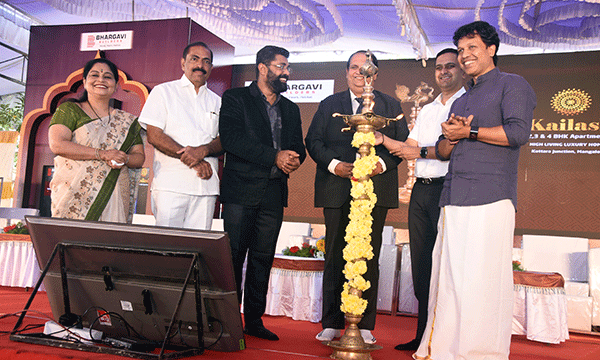 ಮಂಗಳೂರು: ಕೈಲಾಶ್ ವಸತಿ ಸಮುಚ್ಚಯಕ್ಕೆ ಶಿಲಾನ್ಯಾಸ