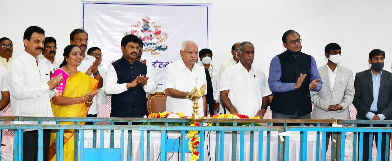 ವಿಜಯಪುರ ವಿಮಾನ ನಿಲ್ದಾಣ ಕಾಮಗಾರಿಗೆ ಸಿಎಂ ಯಡಿಯೂರಪ್ಪ ಚಾಲನೆ