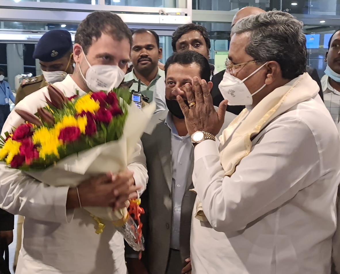 ಡಿಕೆಶಿ ಪುತ್ರಿ- ಸಿದ್ಧಾರ್ಥ ಹೆಗ್ದೆ ಪುತ್ರನ ವಿವಾಹ ಆರತಕ್ಷತೆ: ರಾಹುಲ್-ಪ್ರಿಯಾಂಕಾ ಗಾಂಧಿ ಆಗಮನ