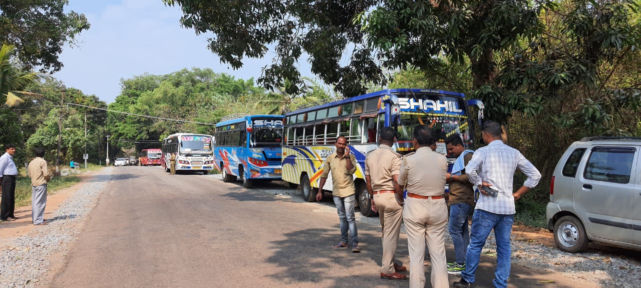 ಹೆಜಮಾಡಿ ಟೋಲ್ ಬಳಿ ಸರ್ವಿಸ್ ಬಸ್ ಸ್ಥಗಿತ