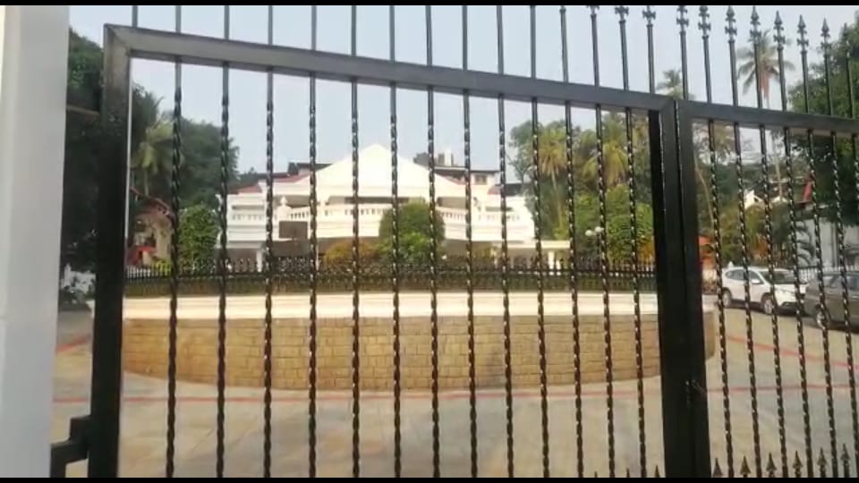 ಮಂಗಳೂರಲ್ಲಿ‌ ಮುಂದುವರಿದ ಆದಾಯ ತೆರಿಗೆ ಇಲಾಖೆ ಅಧಿಕಾರಿಗಳ ದಾಳಿ