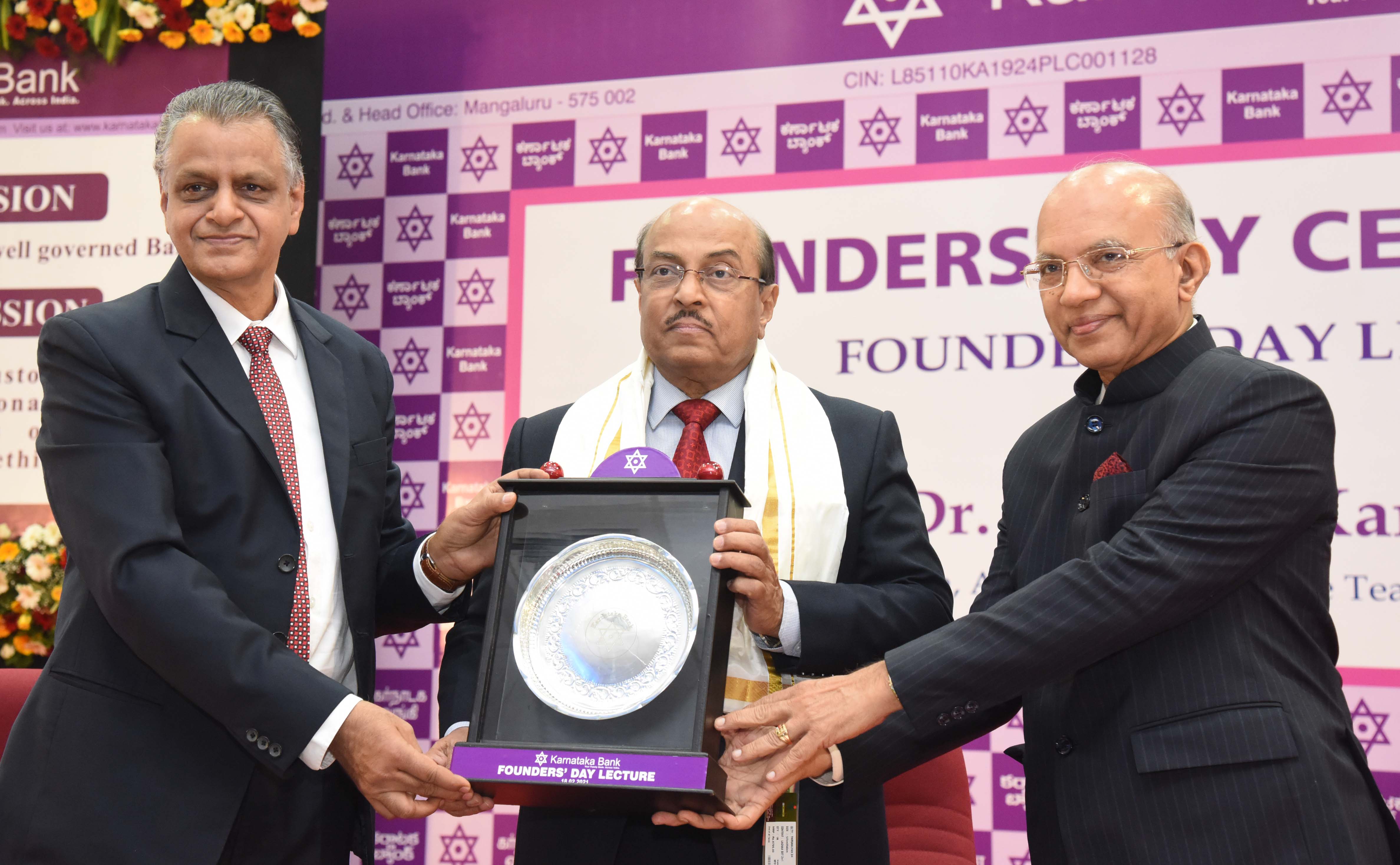 ಜನರನ್ನು ಅರ್ಥಮಾಡಿಕೊಳ್ಳುವ ನಾಯಕರು ಸಮಾಜದಲ್ಲಿ ಚಿರಸ್ಥಾಯಿಯಾಗಿರುತ್ತಾರೆ : ಡಾ.ಗುರುರಾಜ ಕರಜಗಿ