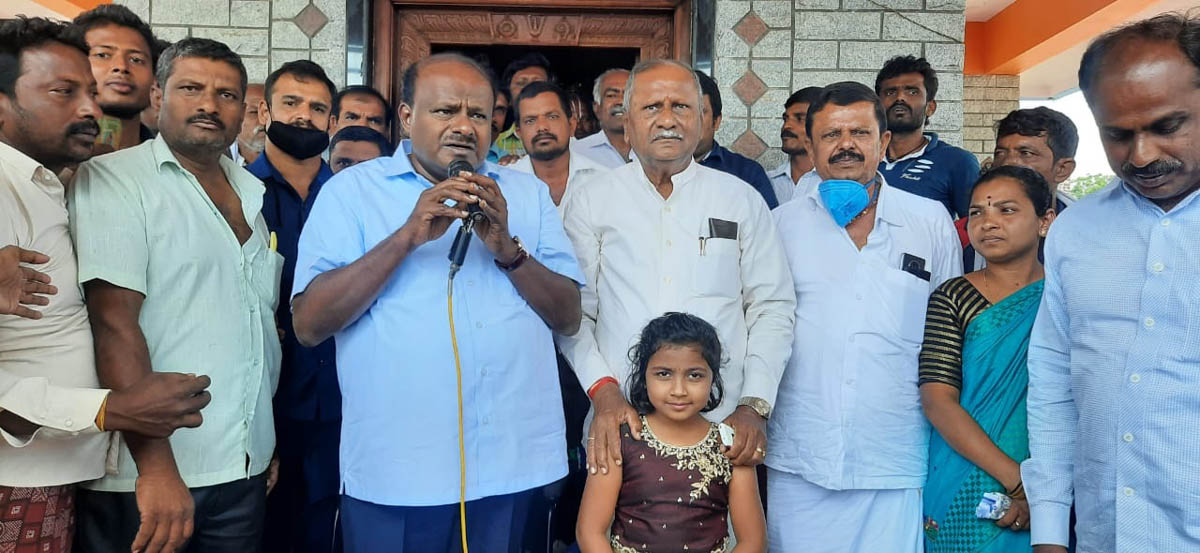 ಅಭಿವೃದ್ಧಿಗಿಂತ ಹಣ ಲೂಟಿ ಹೊಡೆಯುವುದೇ ಚಿಂತೆ: ರಾಜ್ಯ ಸರಕಾರ ವಿರುದ್ಧ ಎಚ್‍ಡಿಕೆ ವಾಗ್ದಾಳಿ