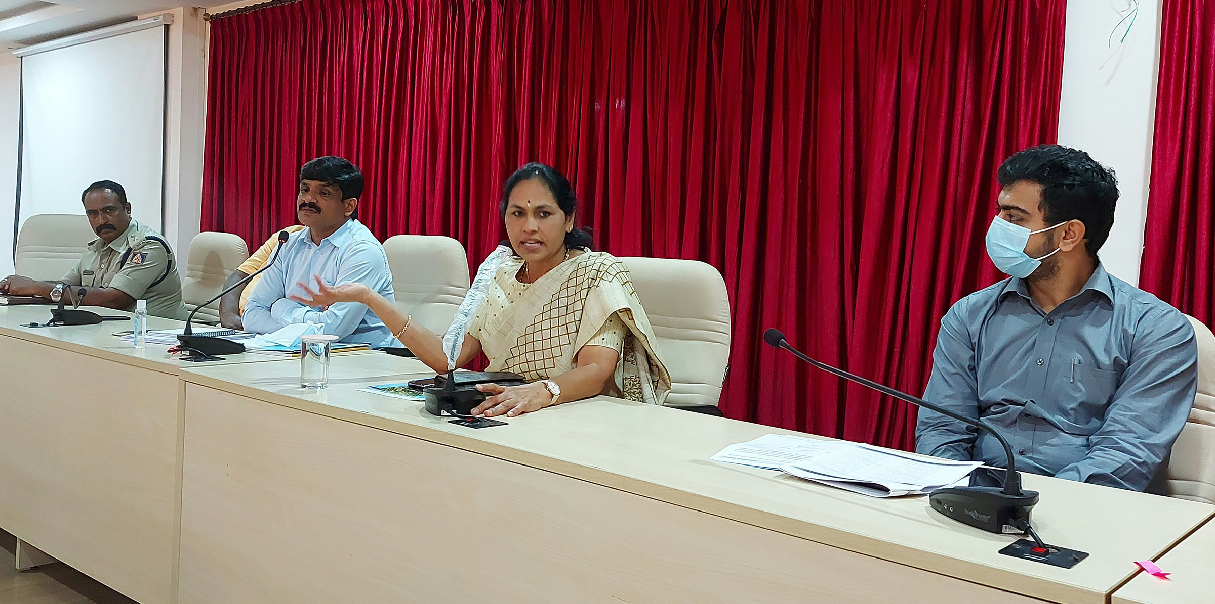 ಸಾಸ್ತಾನ ಟೋಲ್‌ನಲ್ಲಿ ಸ್ಥಳೀಯರಿಗೆ ವಿನಾಯಿತಿ: ಕರಂದ್ಲಾಜೆ ಸೂಚನೆ