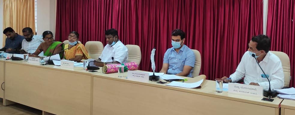 ಆಯುಷ್ಮಾನ್ ಕಾರ್ಡ್ ಗೊಂದಲ ಪರಿಹರಿಸಿ: ದಿನಕರ ಬಾಬು