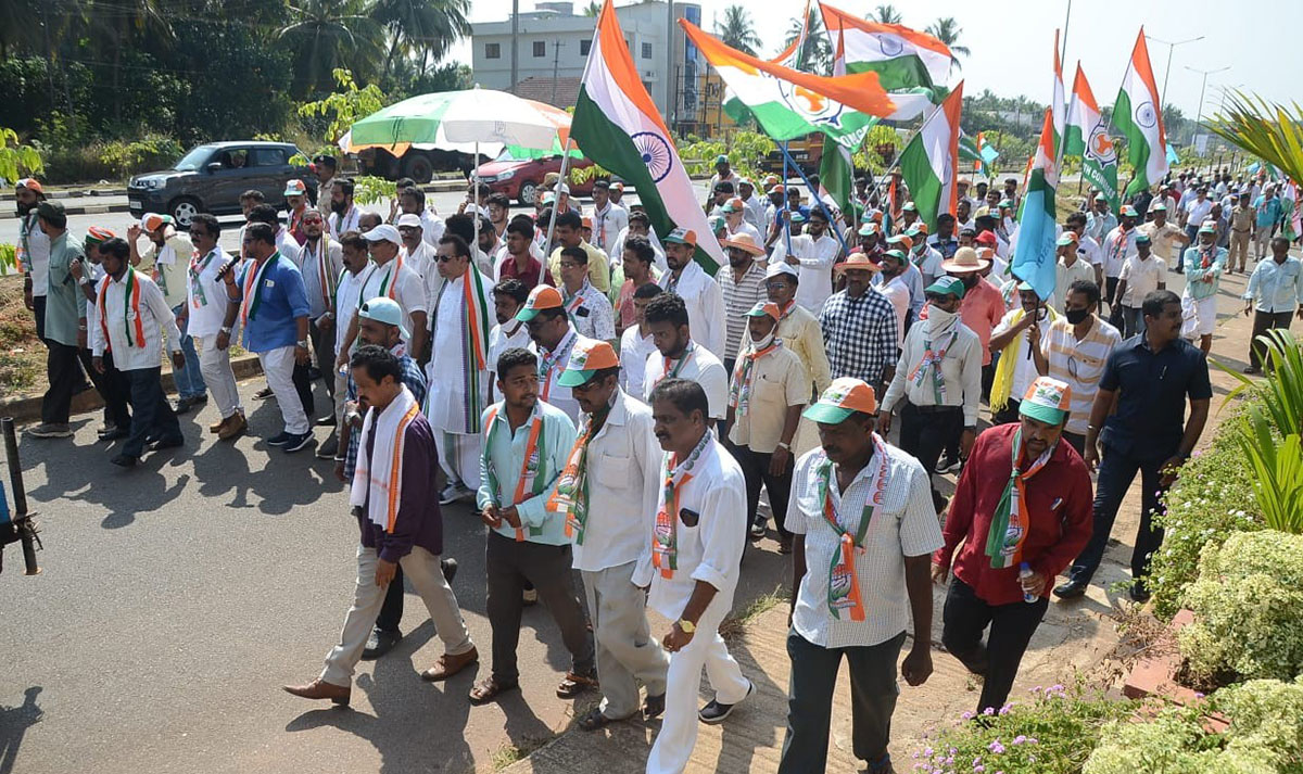 ದೇಶದ ಇಂಚು ಭೂಮಿ ಕೂಡ ಅದಾನಿ ಅಂಬಾನಿಗೆ ಅಡವು:  ಕೆಪಿಸಿಸಿ ವಕ್ತಾರ ನಿಕೇತ್‌ ರಾಜ್ ಮೌರ್ಯ