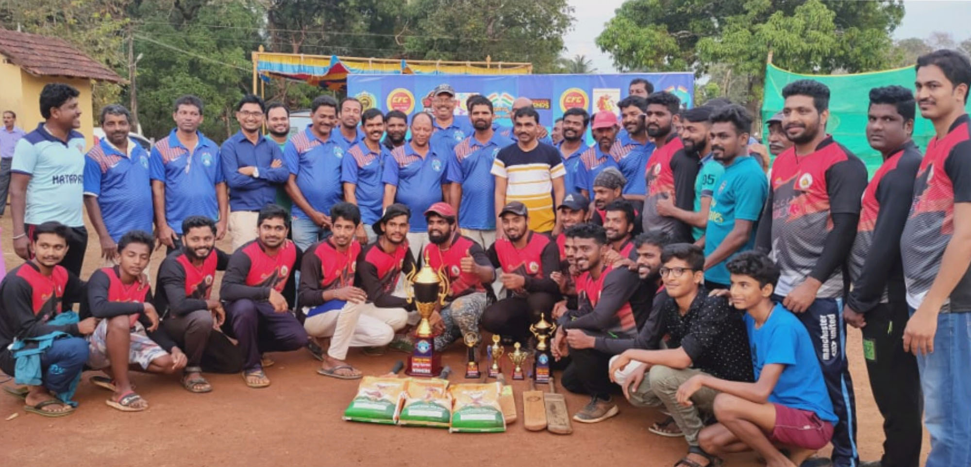 ಮಟಪಾಡಿ: ಡಿಸೆಂಟ್ ಫ್ರೆಂಡ್ಸ್ ‘ಸ್ವರ್ಣಸ್ಮತಿ’ ಟ್ರೋಫಿ