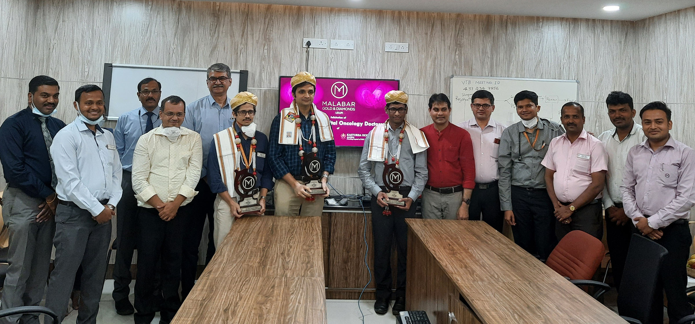 ವಿಶ್ವ ಕ್ಯಾನ್ಸರ್ ದಿನದ ಪ್ರಯುಕ್ತ ವೈದ್ಯಾಧಿಕಾರಿಗಳಿಗೆ ಸನ್ಮಾನ