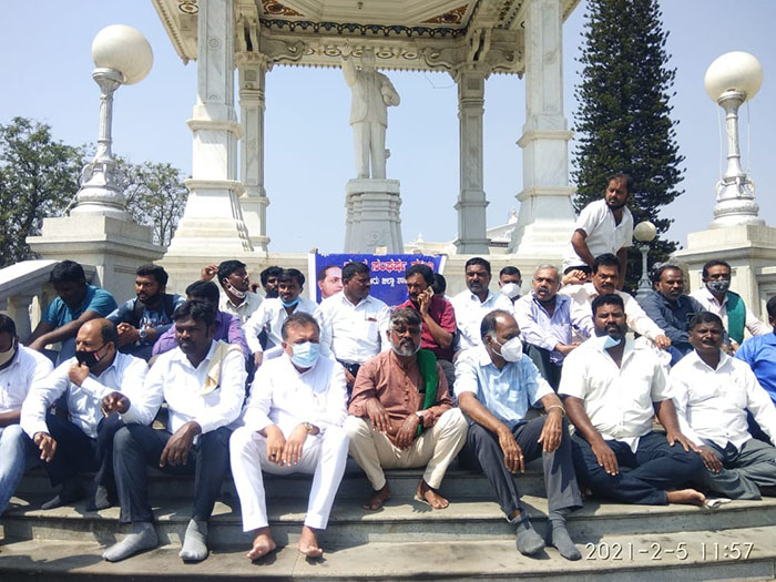 ಪ್ರೊ.ಭಗವಾನ್ ಅವರಿಗೆ ಮಸಿ ಬಳಿದ ಘಟನೆ ಖಂಡಿಸಿ ದಸಂಸ ಪ್ರತಿಭಟನೆ