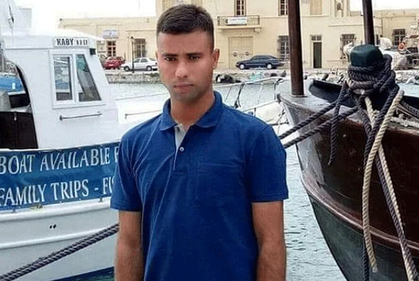 ನೌಕಾಪಡೆ ಅಧಿಕಾರಿಯ ಅಪಹರಣ, ಜೀವಂತ ದಹನ