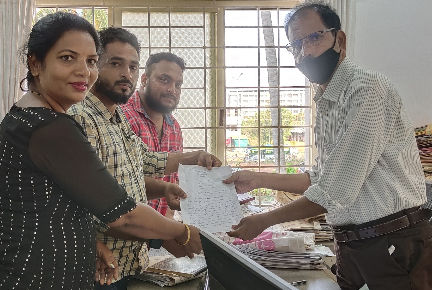 ಪಡುಬಿದ್ರಿ: ಸ್ಥಳೀಯರಿಗೆ ಉದ್ಯೋಗ ನೀಡಲು ಆಗ್ರಹಿಸಿ ಮನವಿ