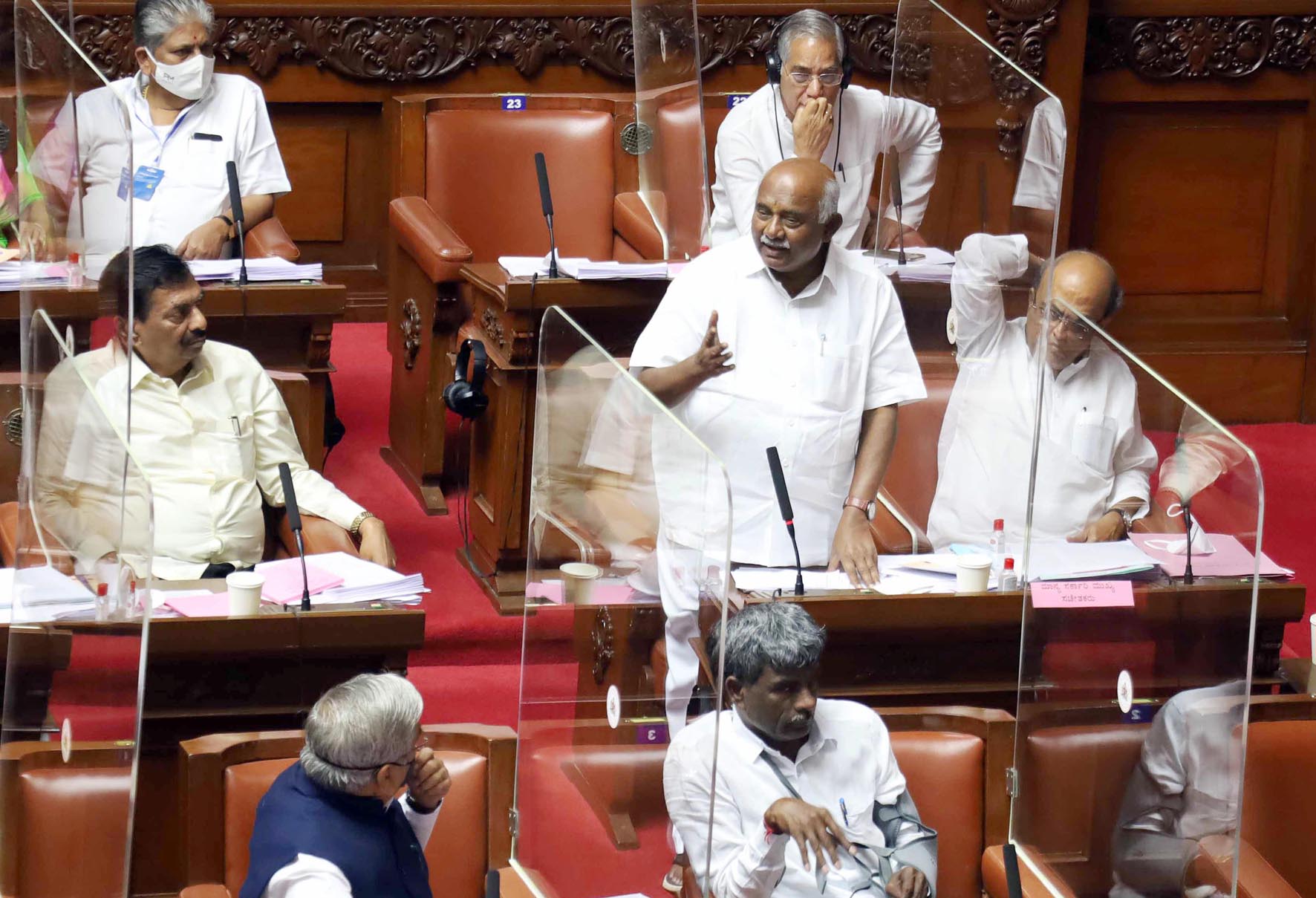 ಸಮಯವಿಲ್ಲದ ಸಿಎಂಗಳು ಹಣಕಾಸು ಇಲಾಖೆ ಏಕೆ ಇಟ್ಟುಕೊಳ್ಳುತ್ತೀರಿ?: ಎಚ್.ವಿಶ್ವನಾಥ್